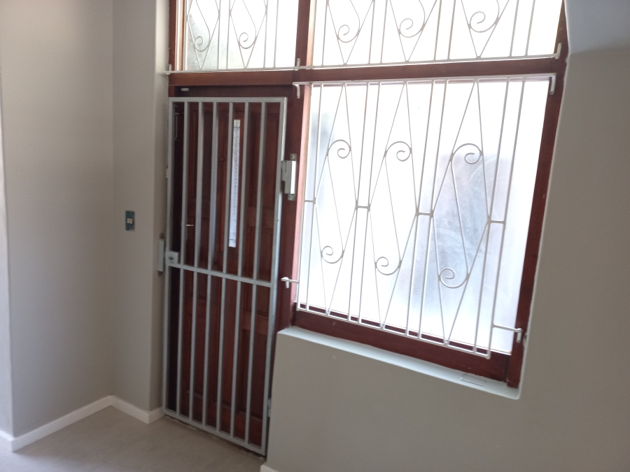 To Let 3 Bedroom Property for Rent in Gatesville Western Cape